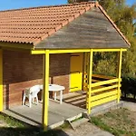 16 Chalet Hibiscus