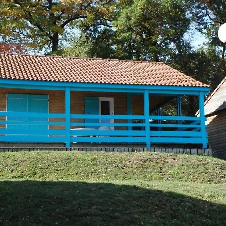 16 Chalet Hibiscus *