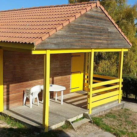 16 Chalet Hibiscus